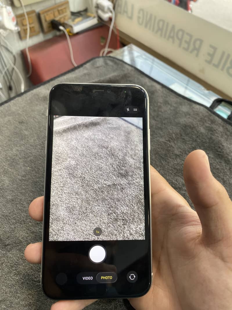 Apple iPhone 11 6
