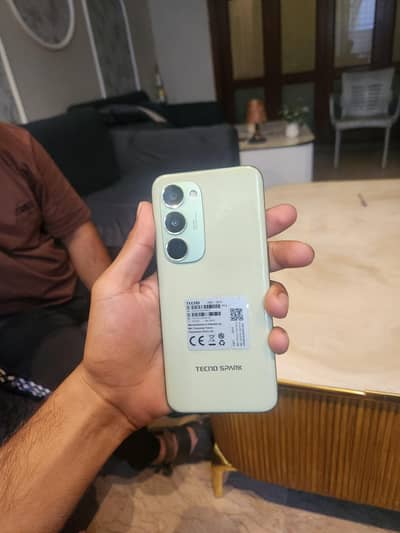 Tecno spark 40 pro plus