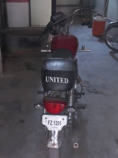 2016 model owner ke pas he hy or registered hy