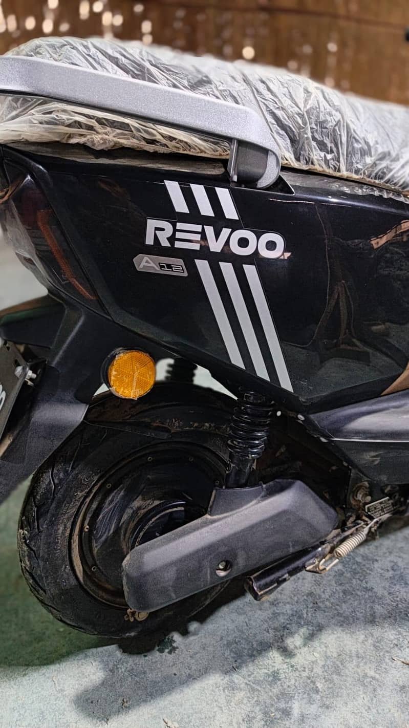 revoo 4