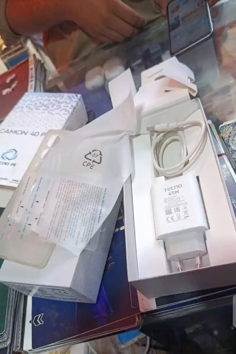 Tecno CAMON 40 Pro 1