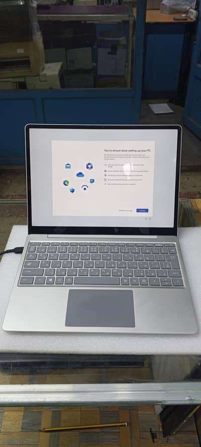 Microsoft Surface Laptop Go – Intel Core i5 10th Gen,