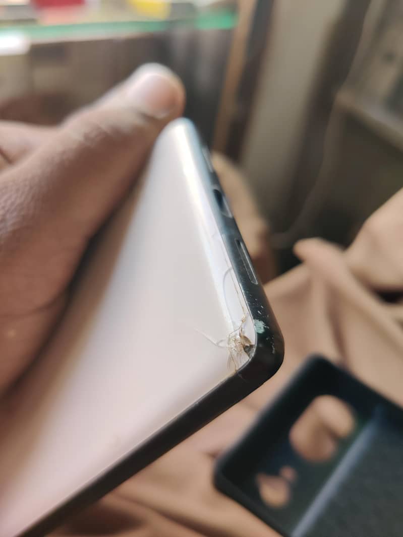 Google Pixel 6 4