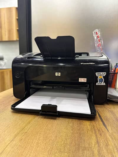 HP P1102w
