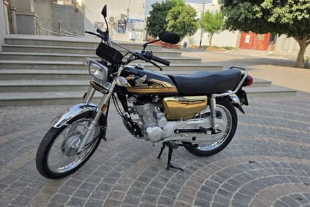 Honda CG 125 Special Edition Self Start Gold Black special colour