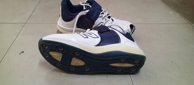 Nb 2026 shoes cricket spickes for sale UK 10 price 37000