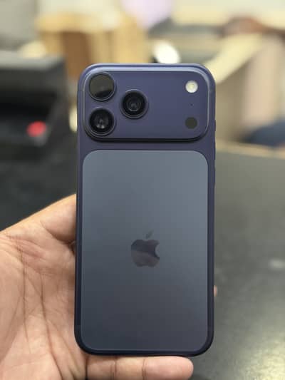 iphone 17 promax co. . py hai approved 10/10 condition with box