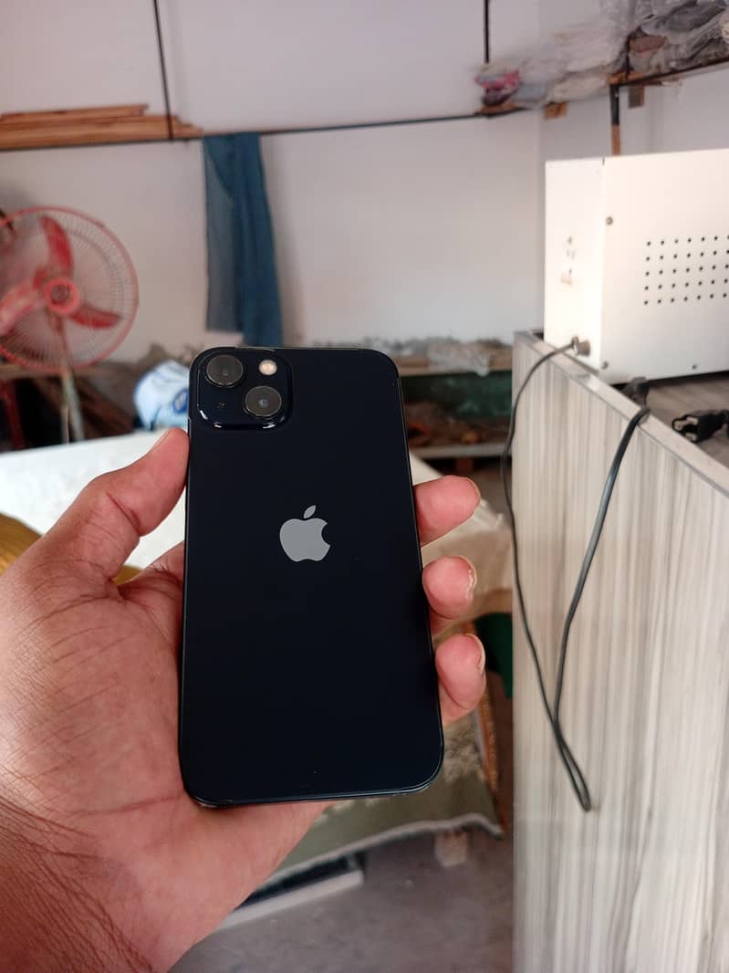 Apple iPhone 13 1