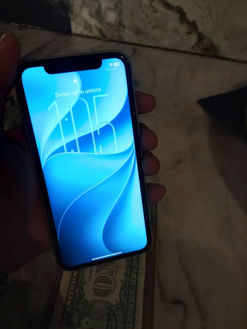 Apple iPhone 11 4