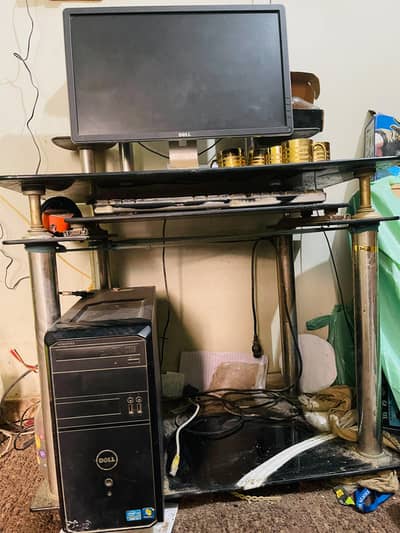 complete setup for sale/ LCD / CPU and table
