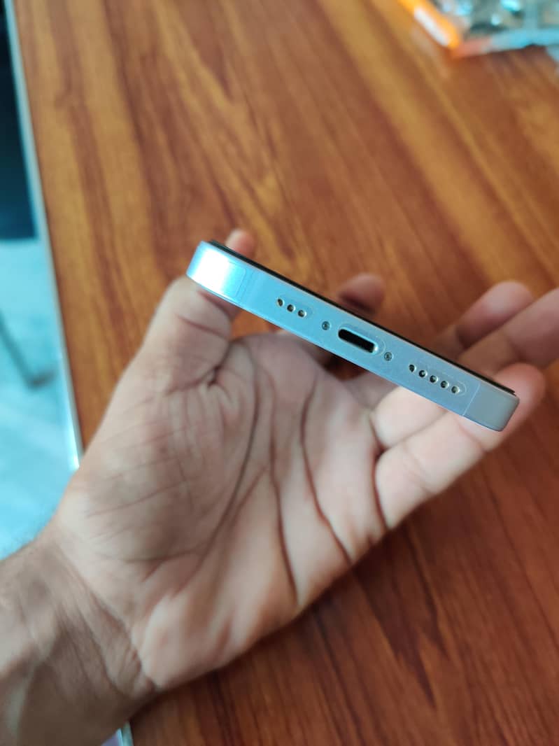 Apple iPhone 14 4