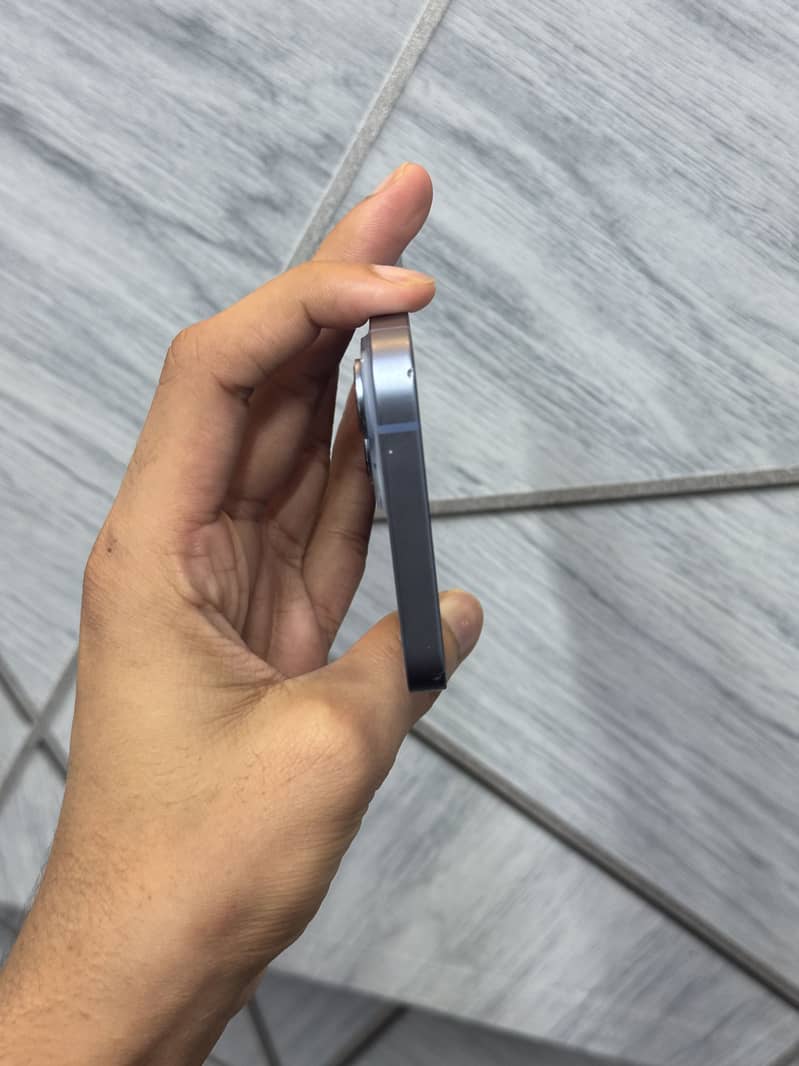 Apple iPhone 14 3