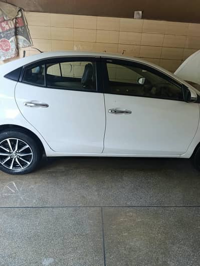 Toyota Yaris 2022 | 49,000 KM | 1st Owner | Automatic |