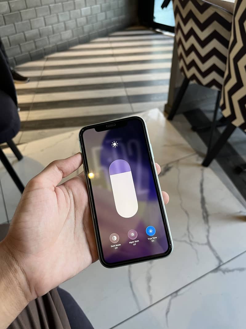 Apple iPhone 11 3