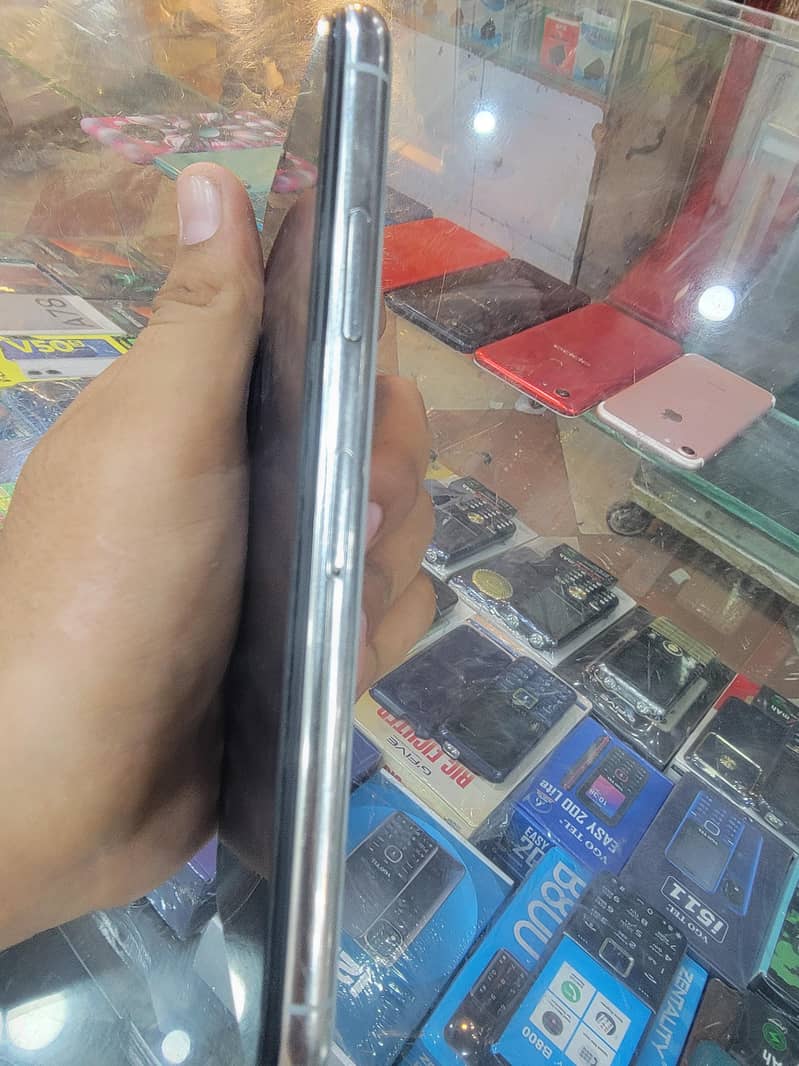 Apple iPhone X 2