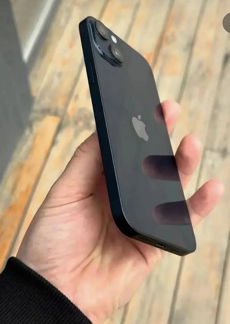 Apple iPhone 14 3