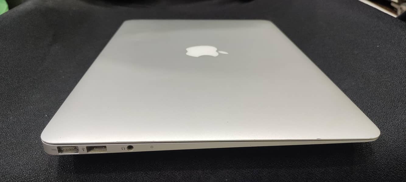 MACBOOK AIR_2011 MODEL 3