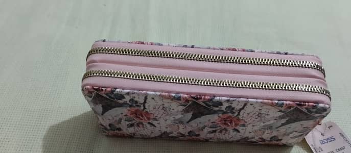 2 zips wallet