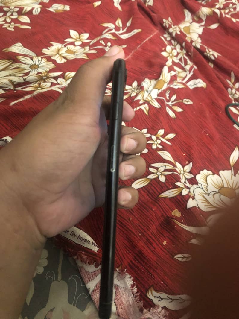 Apple iPhone 7 Plus 2