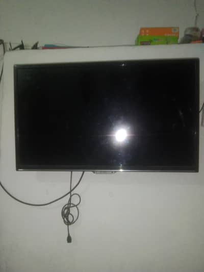 32 Inch LCD