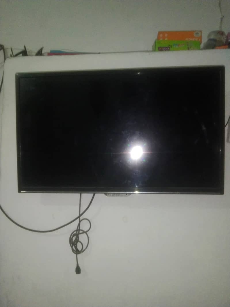 32 Inch LCD 0