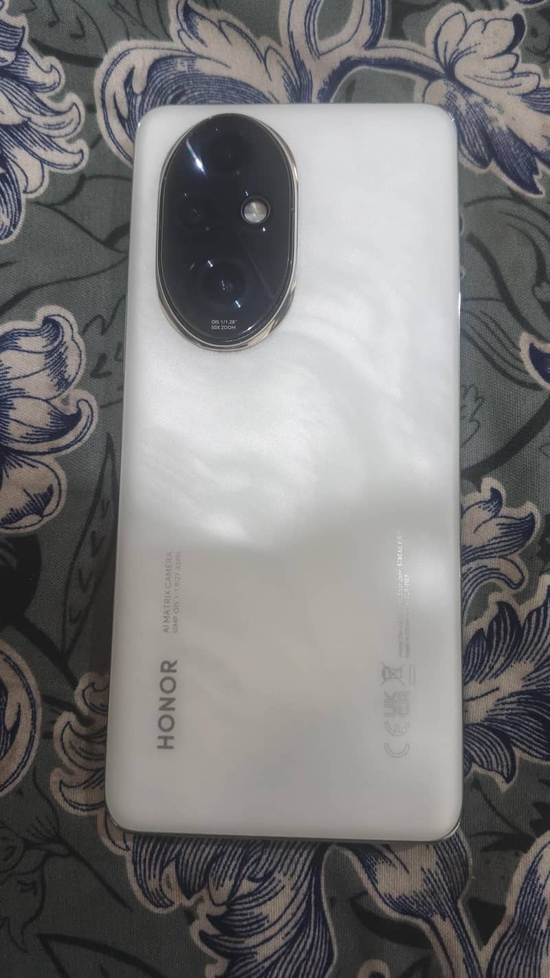 Honor 200 Pro 6