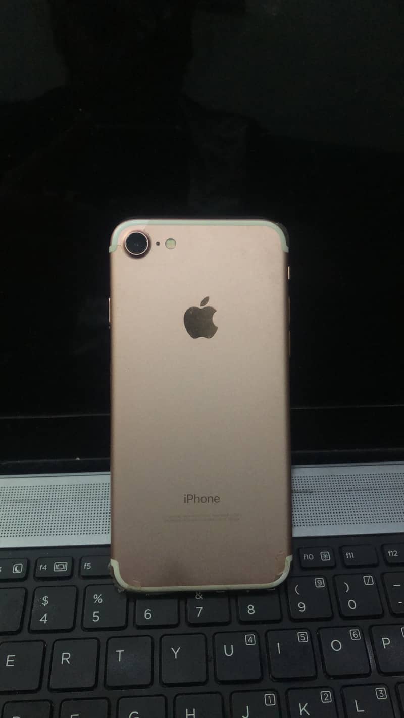 Apple iPhone 7 0
