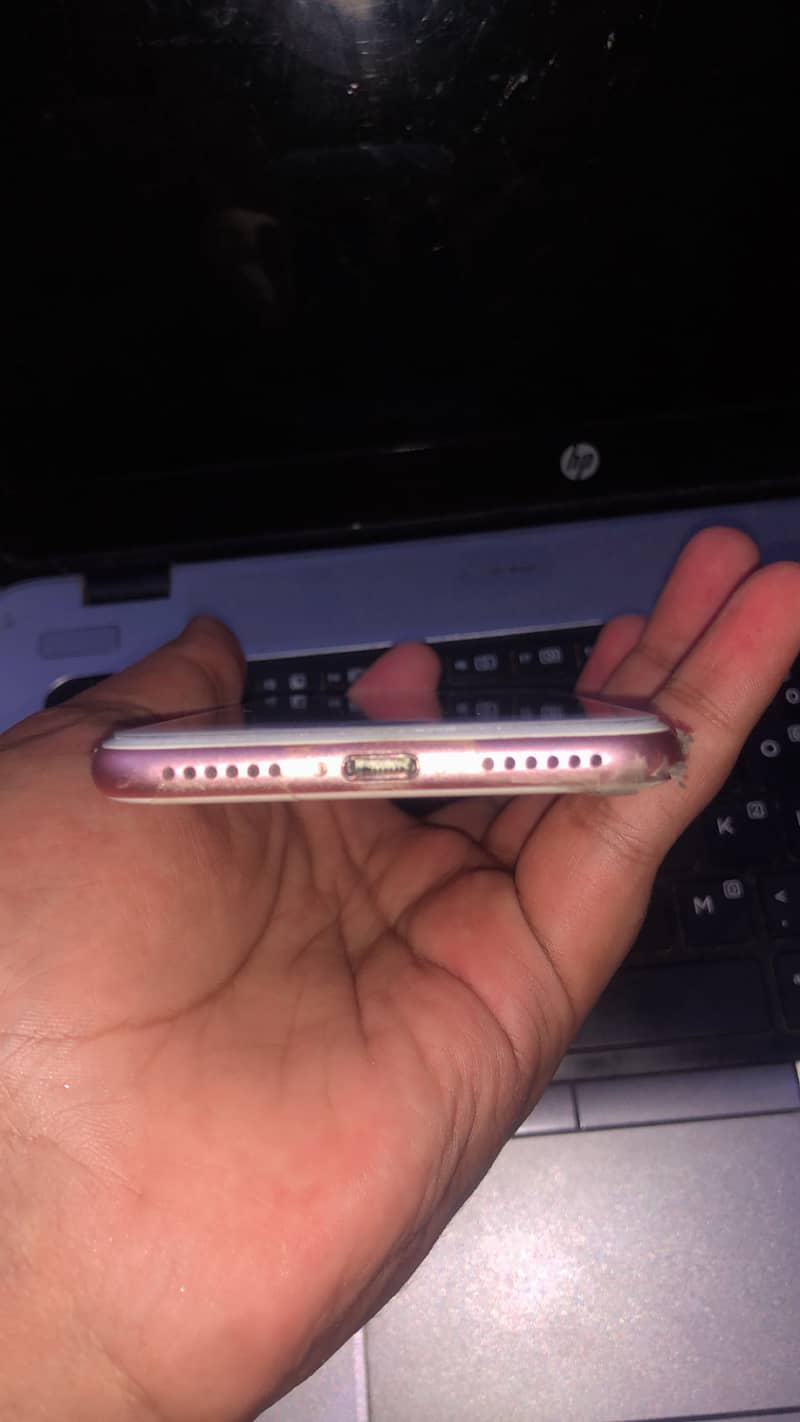 Apple iPhone 7 3