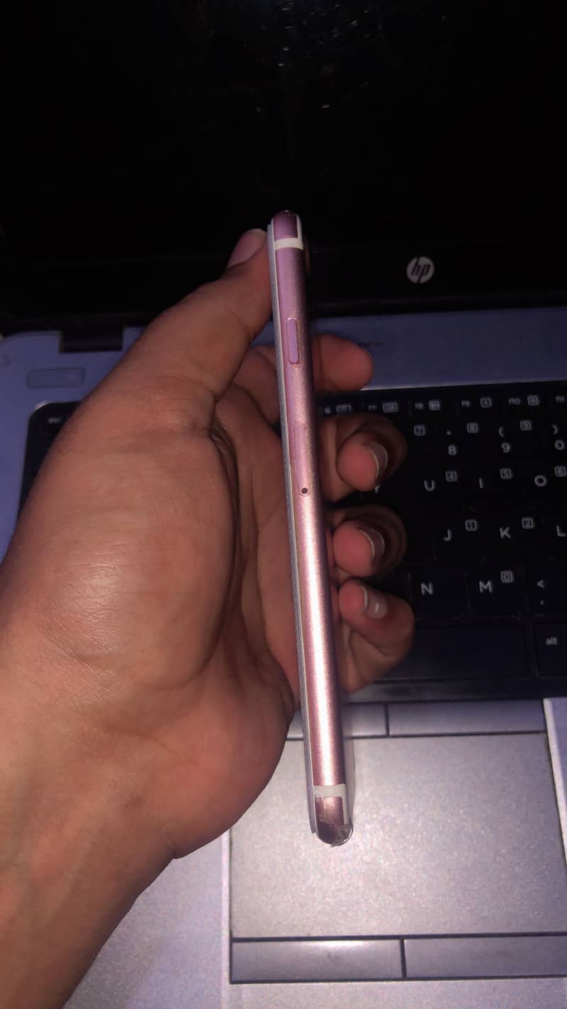 Apple iPhone 7 4