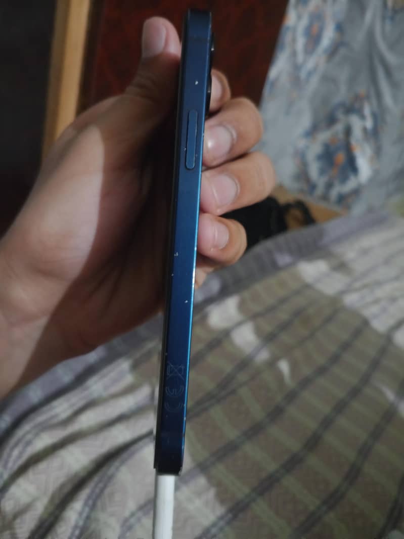 Apple iPhone 12 2