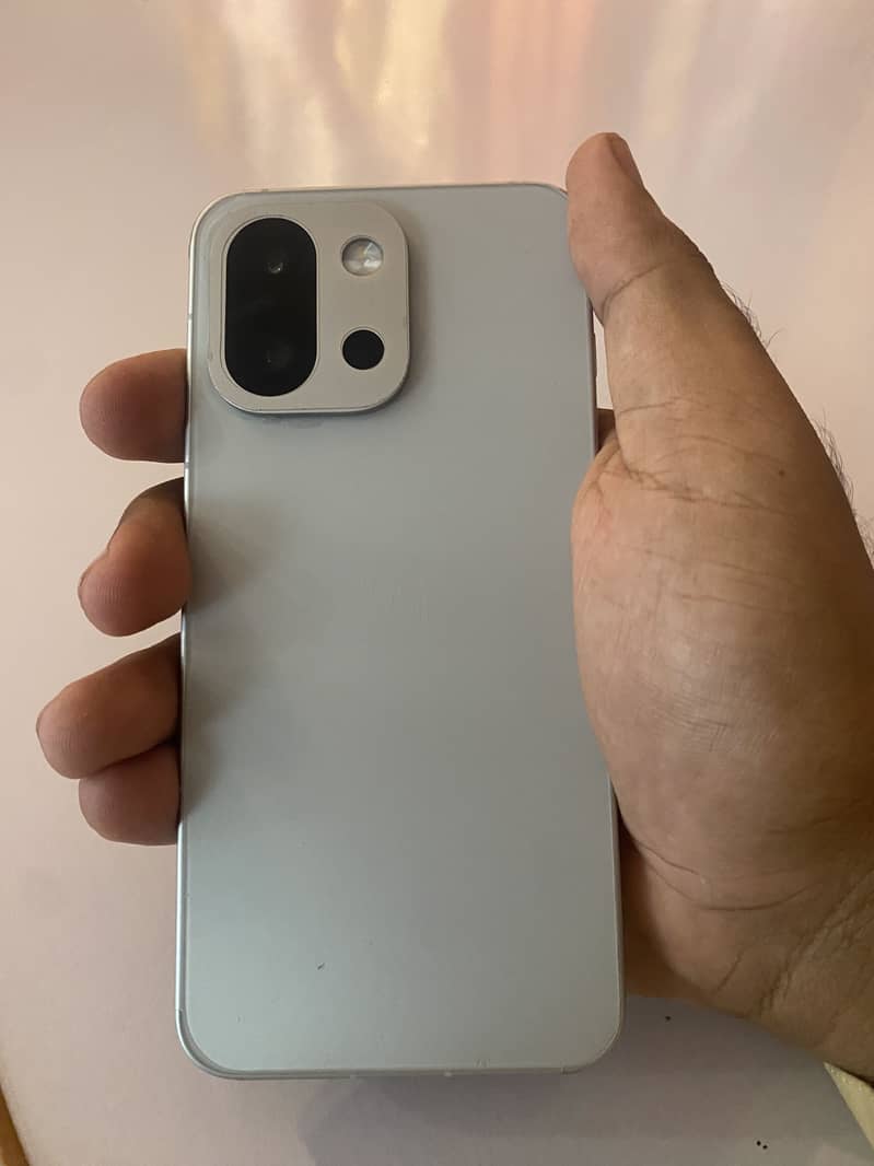 One Plus 13t 4