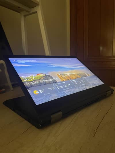 Lenovo thinkpad yoga 370 with touch display and 360 rotatable screen