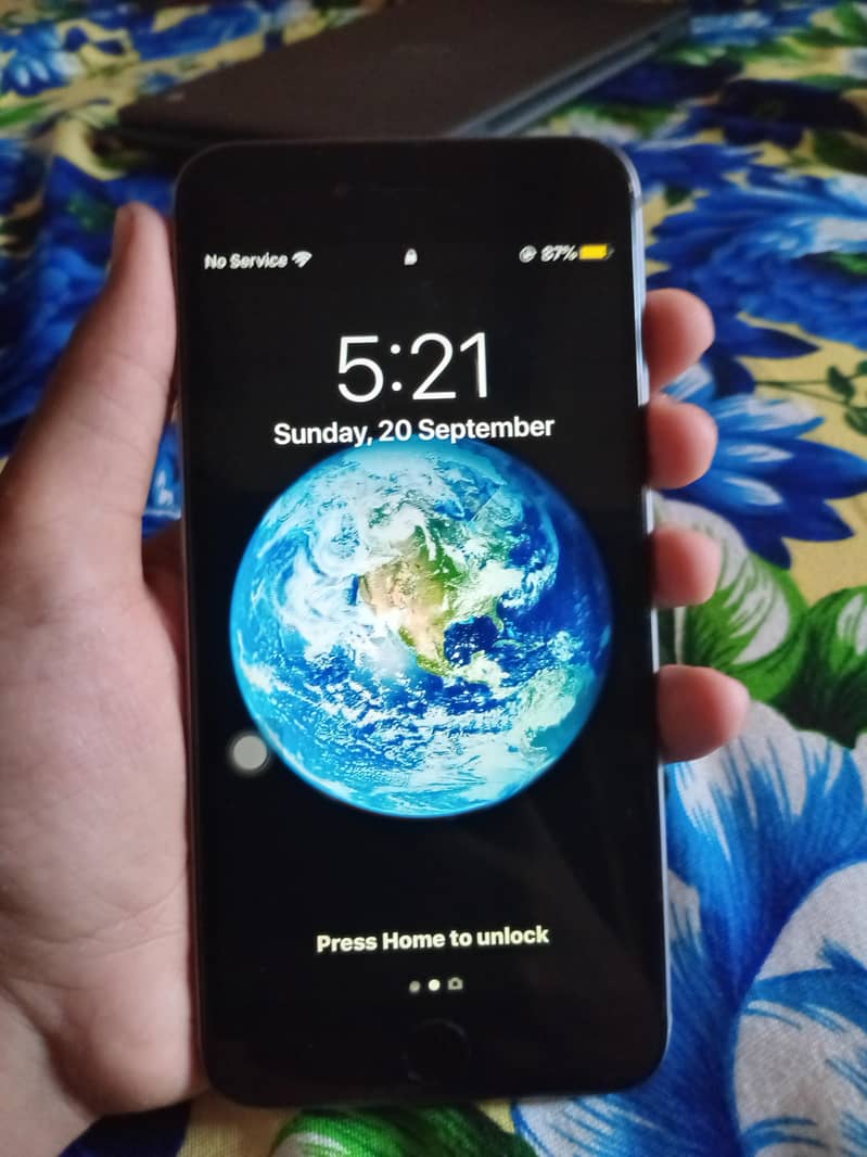 Apple iPhone 6 Plus 1