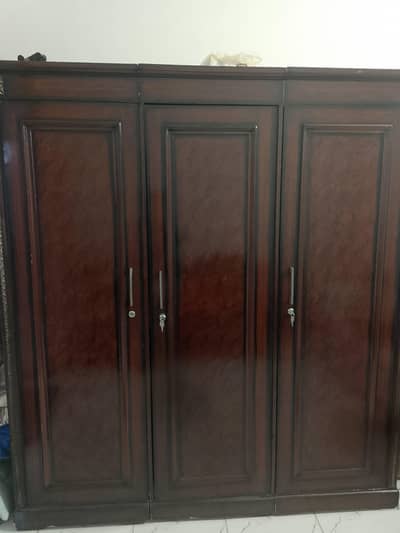3 Door Wooden Wardrobe For Sale - Karachi