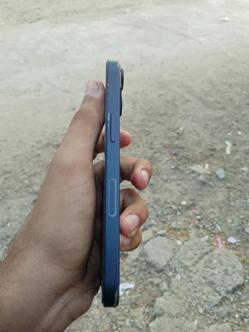 Apple iPhone 13 1