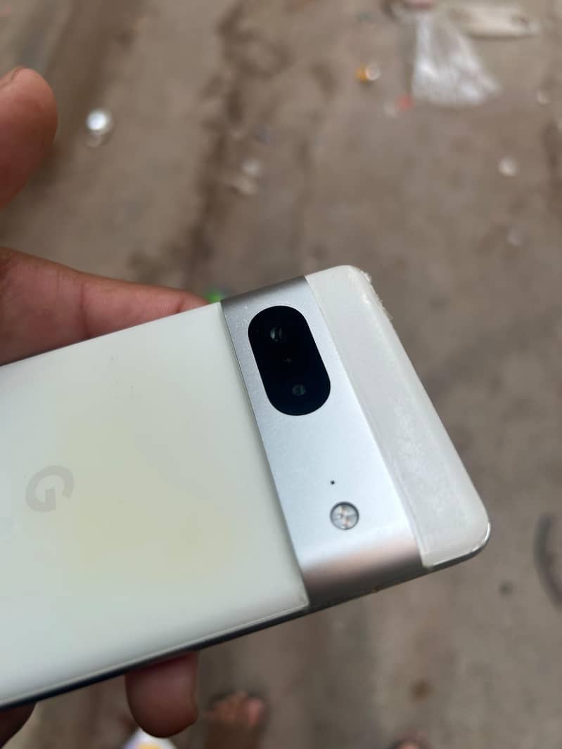 Google Pixel 7 4