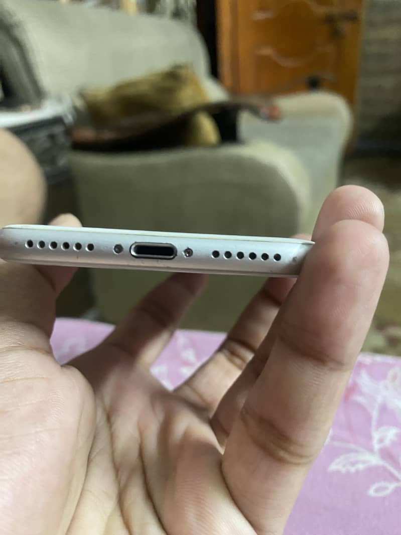 Apple iPhone 8 1