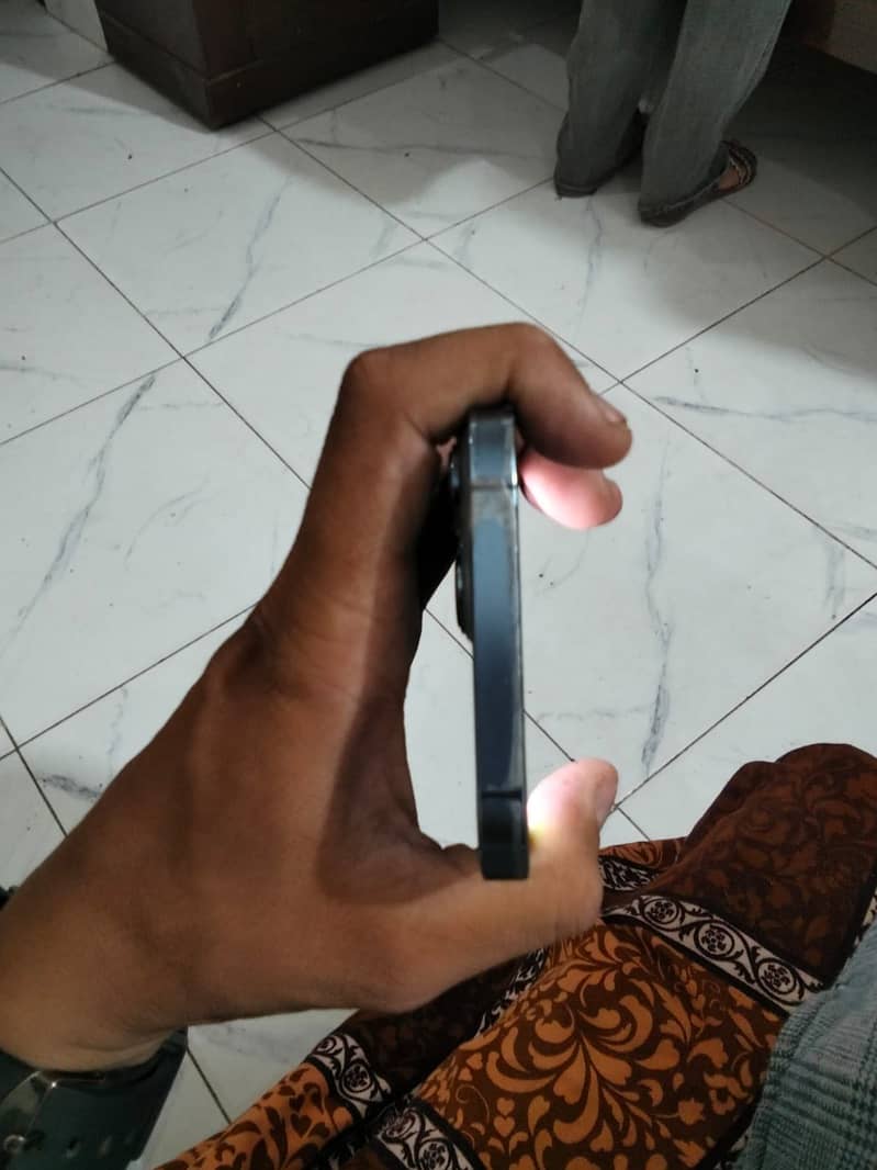 Apple iPhone 13 Pro Max 2