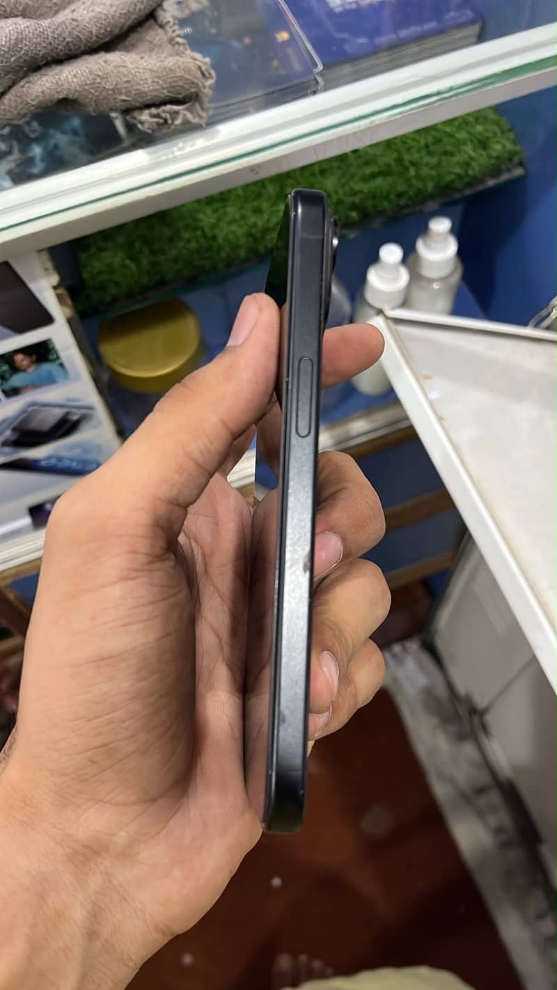 Apple iPhone 15 3