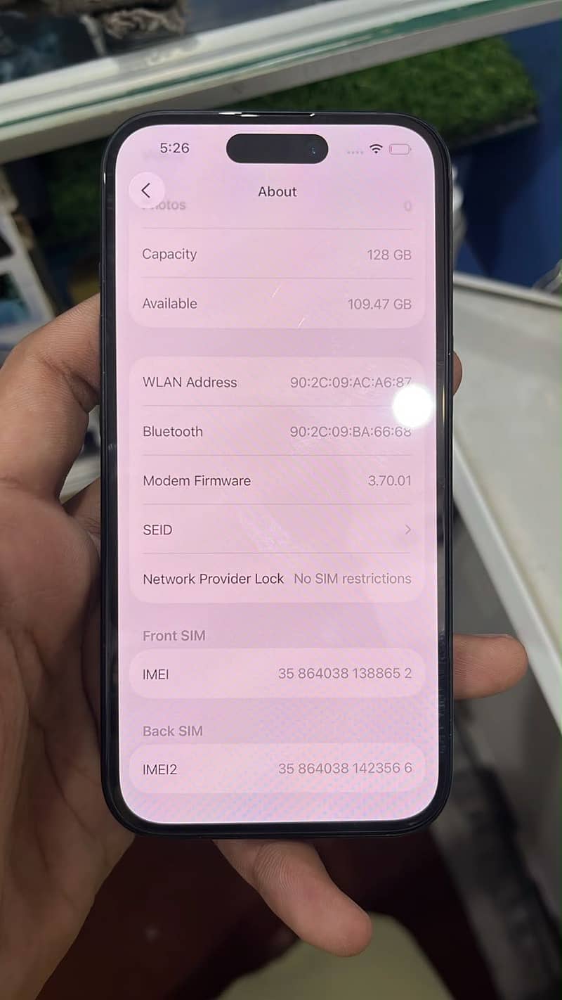Apple iPhone 15 4