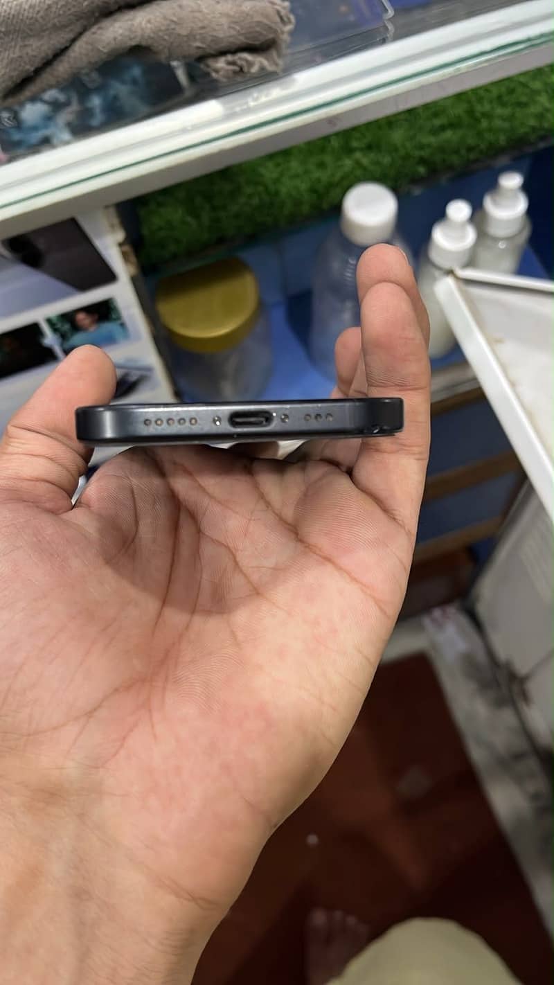 Apple iPhone 15 5