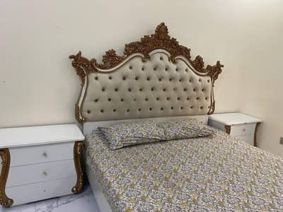 Off white bed  for sale Reson  2 bed side table dreeing