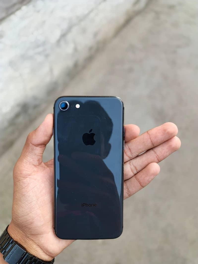 Apple iPhone 8 2
