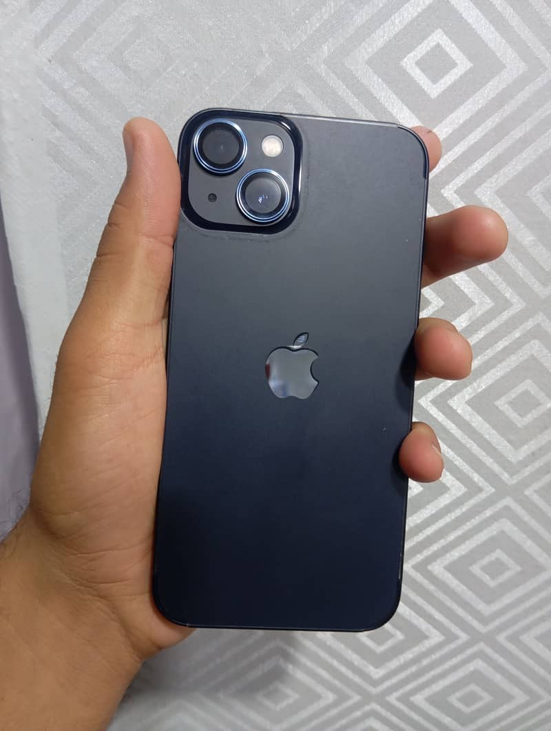 Apple iPhone 13 0
