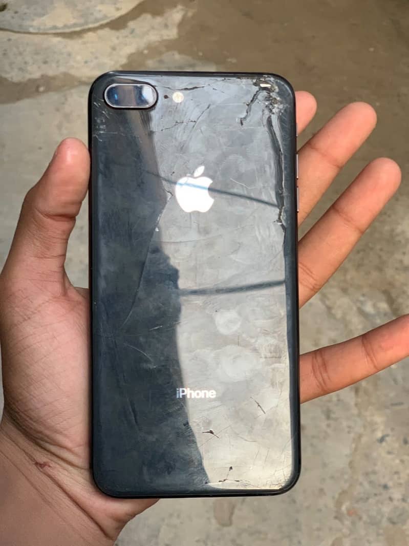 Apple iPhone 8 Plus 2