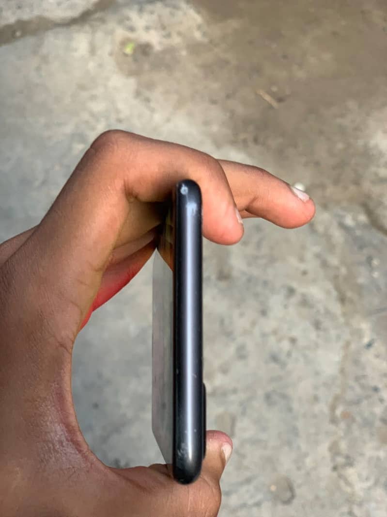 Apple iPhone 8 Plus 4