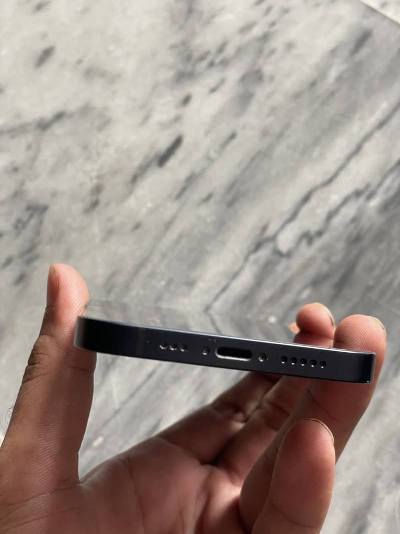 Apple iPhone 12 3