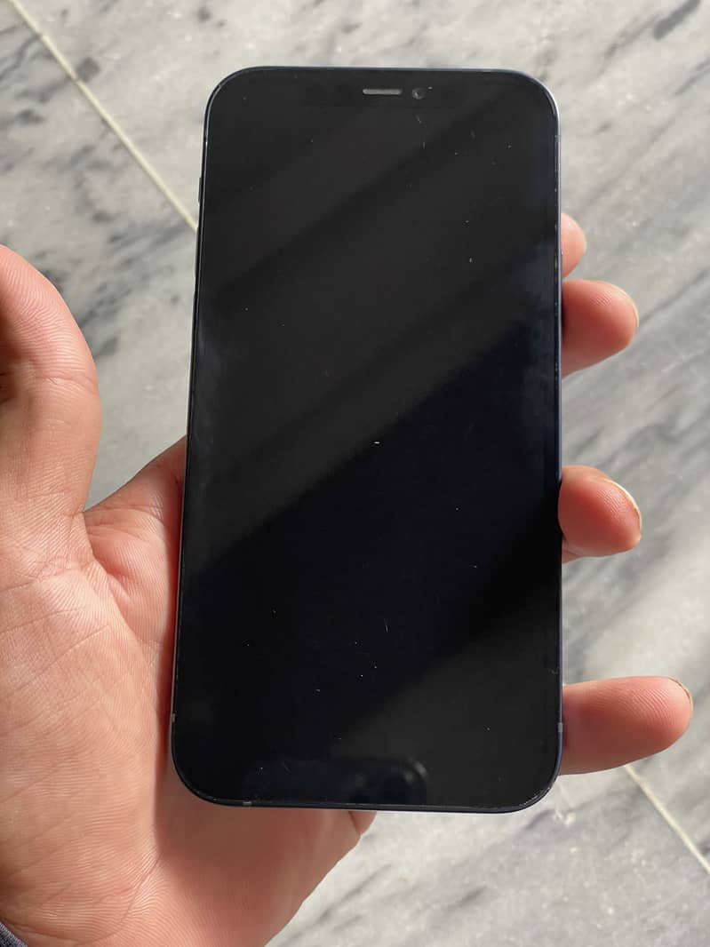 Apple iPhone 12 6
