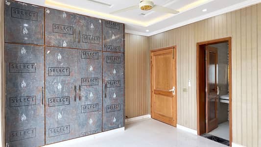 Luxury Furnished 10 Marla HOUSE Available For Rent In Bahria Town Lahore