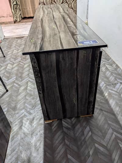 office workers table